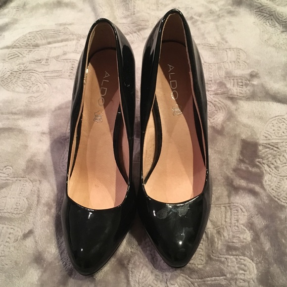 Shiny Black Aldo pumps - Picture 2 of 4