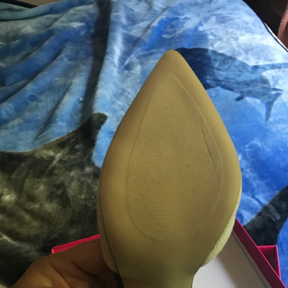 Pumps - Picture 2 of 4