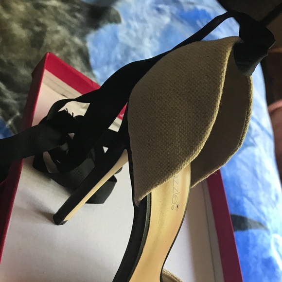 Pumps - Picture 3 of 4