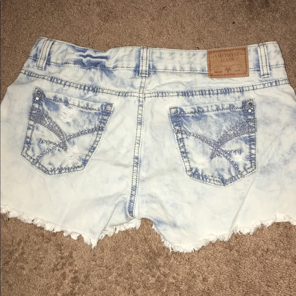 Bleached shorts - Picture 2 of 3