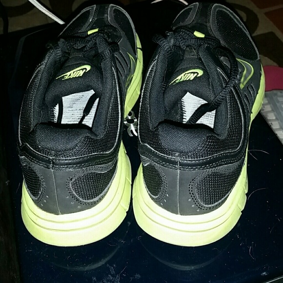 Shoes - Picture 4 of 4