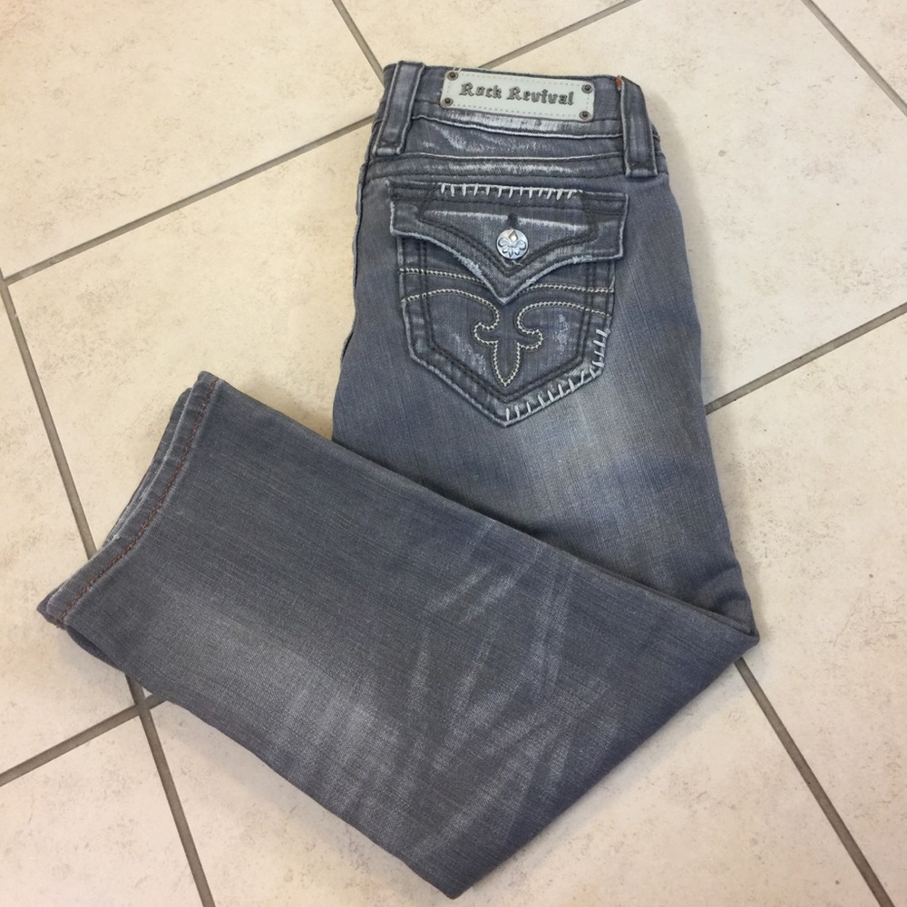 Rock Revival Cropped sz 26