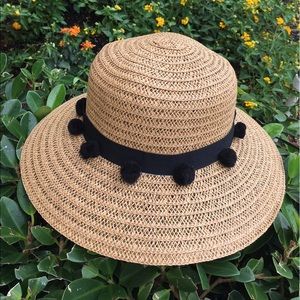 Pompoms Hat