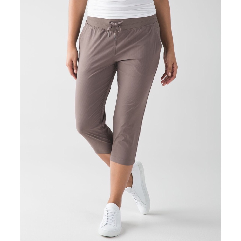 NWT Lululemon Dance Studio Crop II with pockets