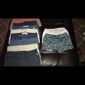 11 pairs of shorts/9Abercrombie &2 Under Armour
