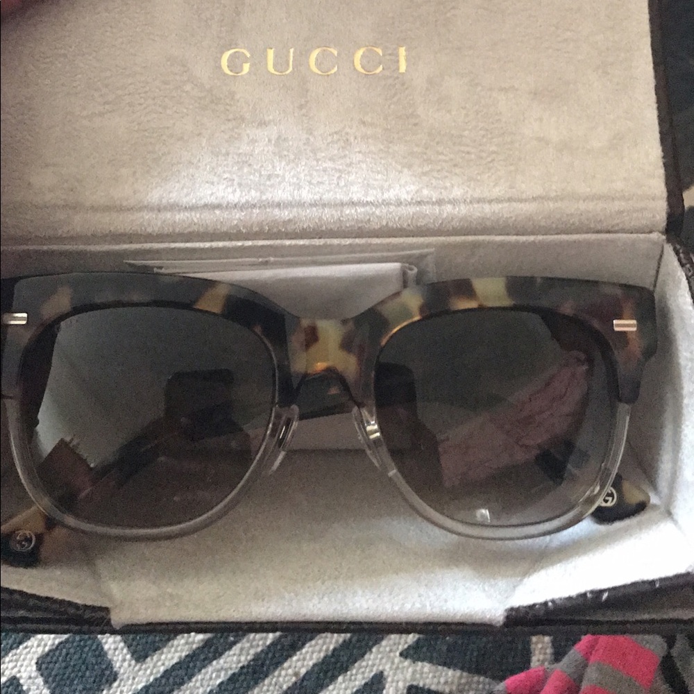 GUCCI womens sunglasses