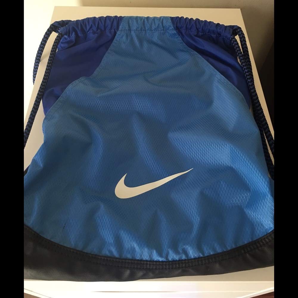 Nike drawstring bag