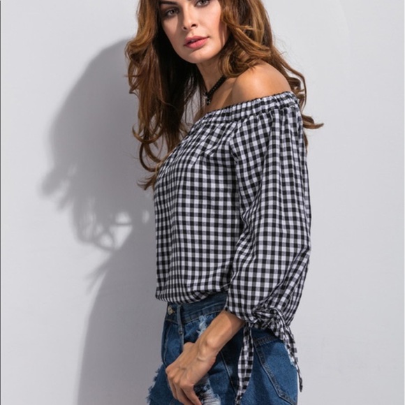 5⭐️rated"Melanie" off the shoulder gingham top - Picture 2 of 6