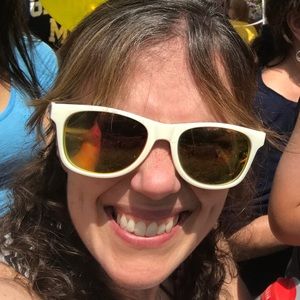 Meet your Posher, Carolyn