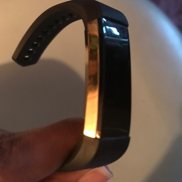 Fitbit Alta Activity and Sleep Tracker and charger - Picture 4 of 8