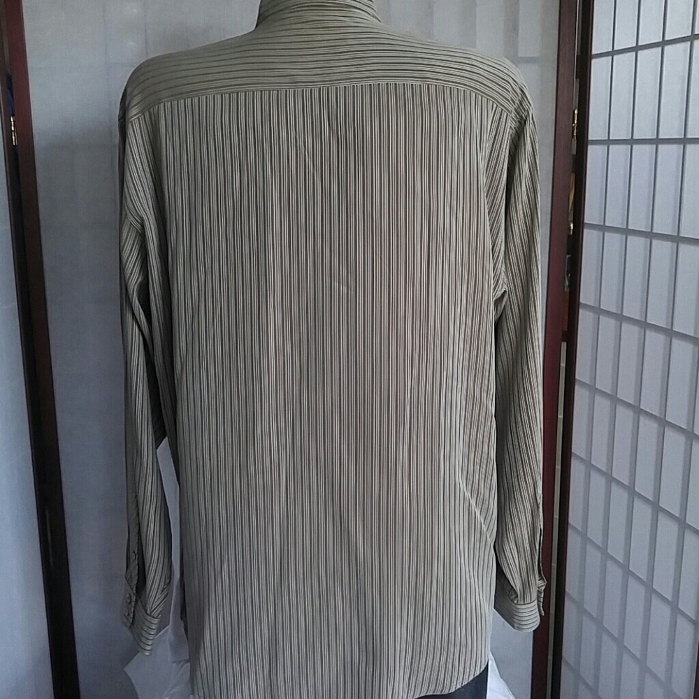 Shirt - Picture 6 of 7