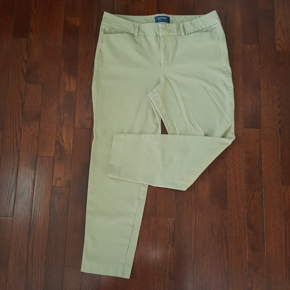 Old Navy Pixie Crops