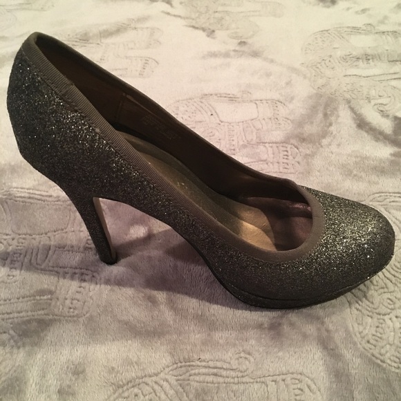 Sparkly Grey Loft Heels - Picture 3 of 4