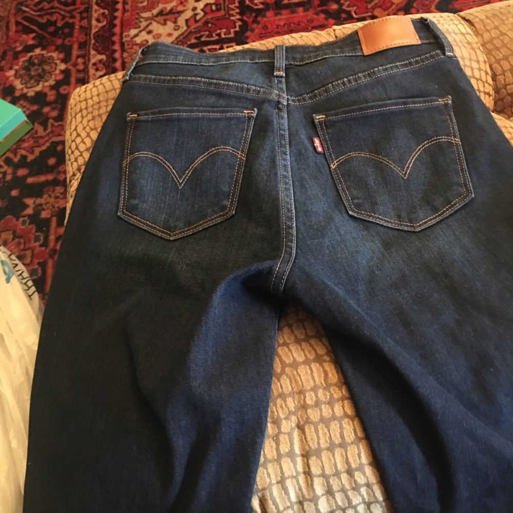 Women's Levi's high rise skinny...size 26