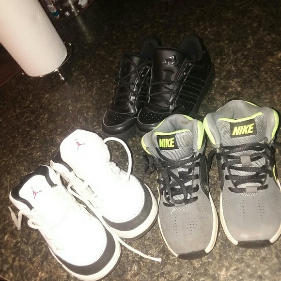 3 little kids shoes - Picture 1 of 2