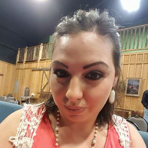 Meet your Posher, Desiree