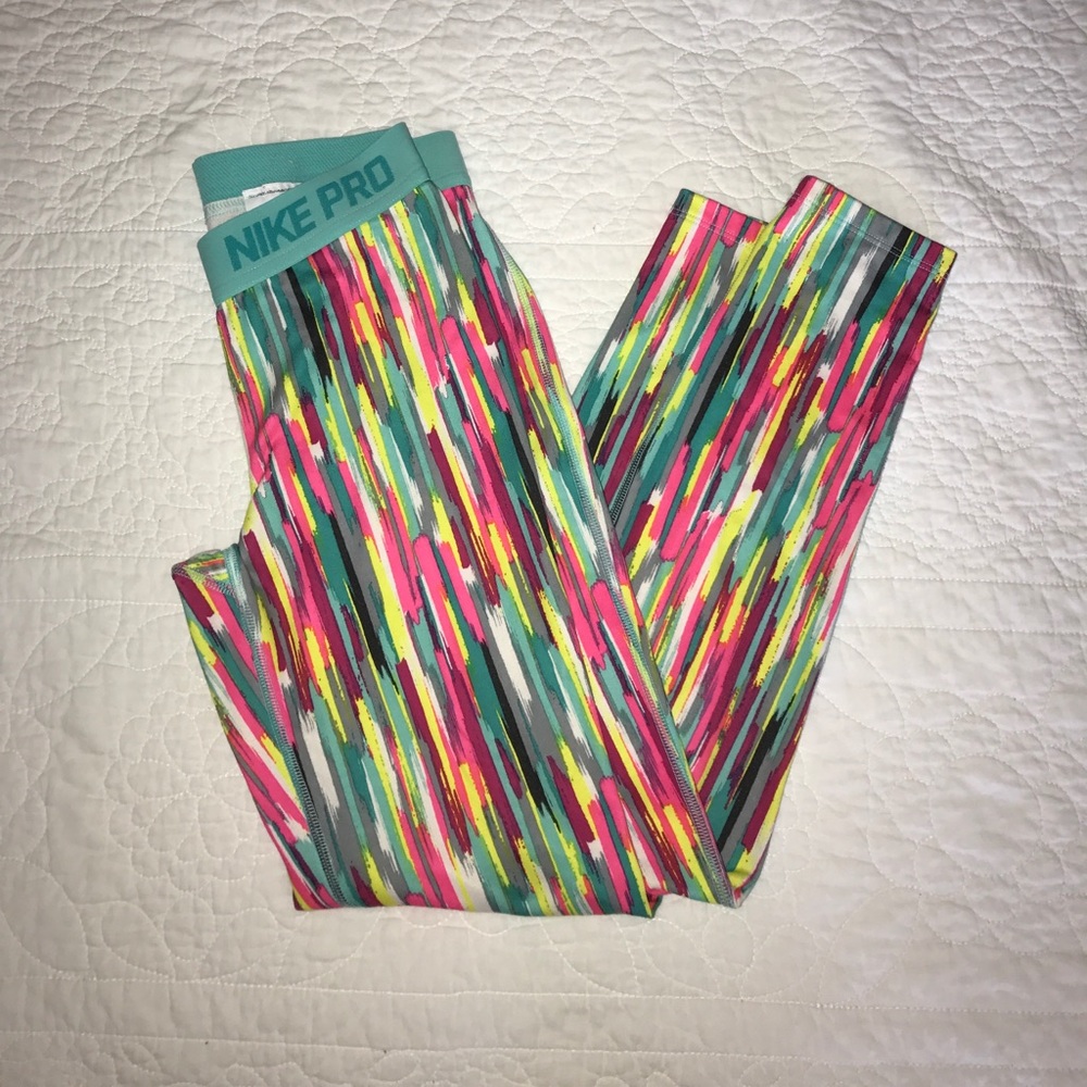 Nike Pro capris