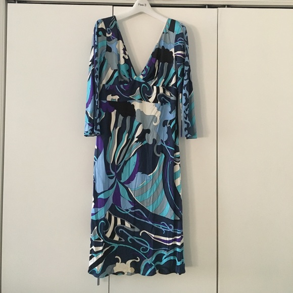 Emilio Pucci Dresses & Skirts - Chic Blue Pucci 3/4 sleeved dress.