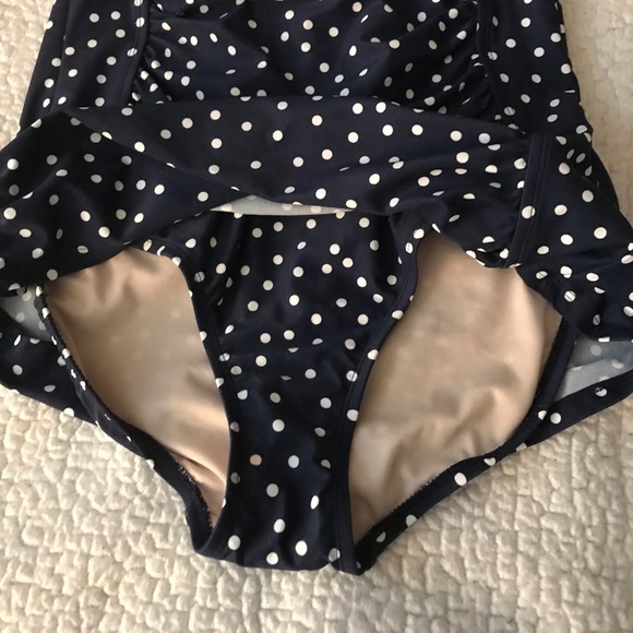 New Bathing suit - Picture 4 of 5