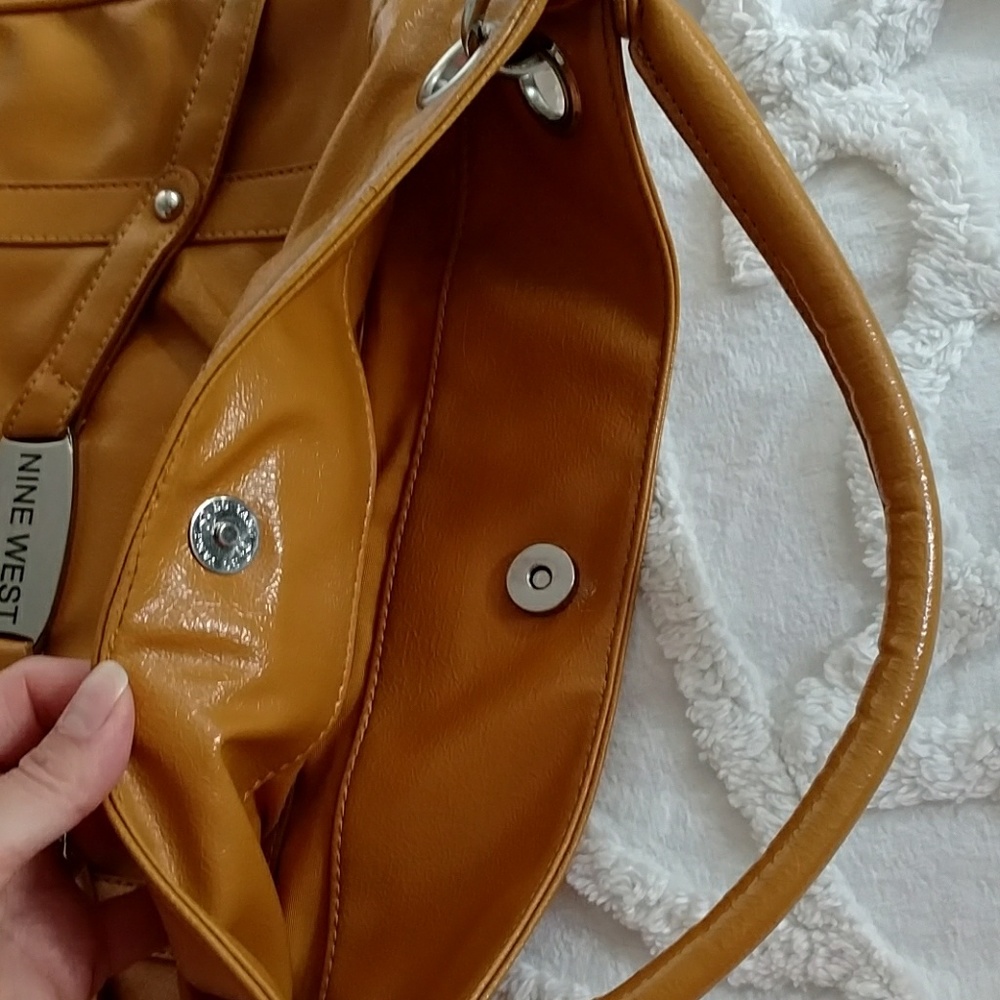 Nine west crossbody - Picture 3 of 8