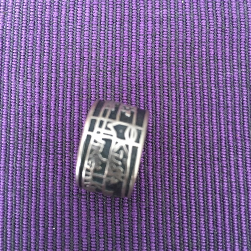 Silver ring, size 7