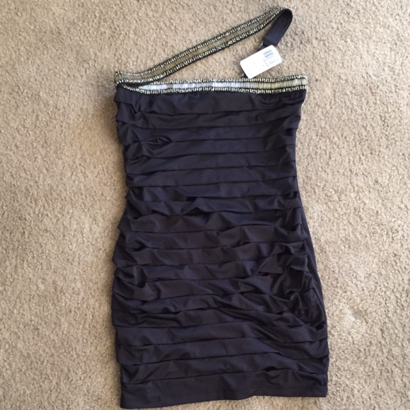 Black mini dress - Picture 1 of 4