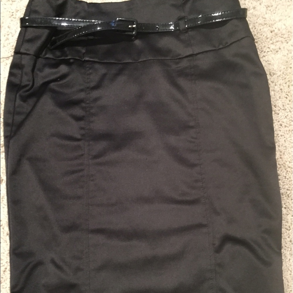 Black pencil dressy work skirt w belt  back ruffle