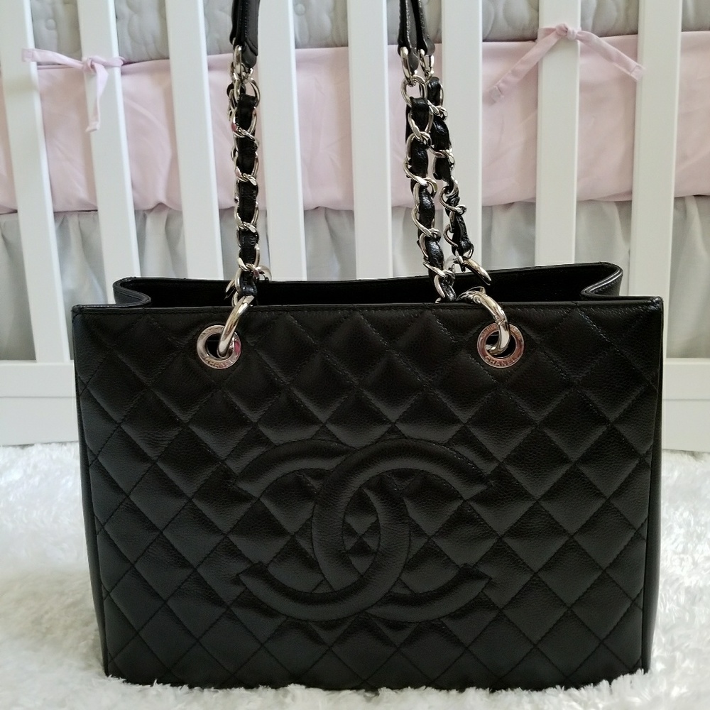 🚫 SOLD 🚫 Chanel Black Caviar GST Tote