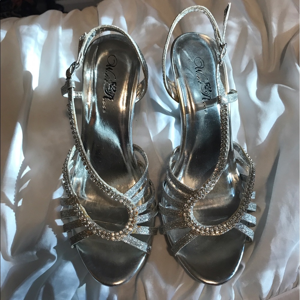 Heels - Picture 1 of 5