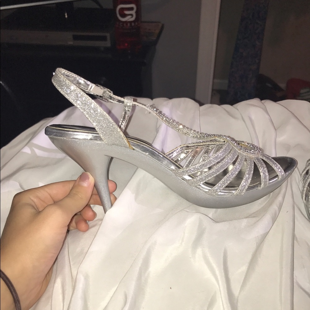 Heels - Picture 4 of 5