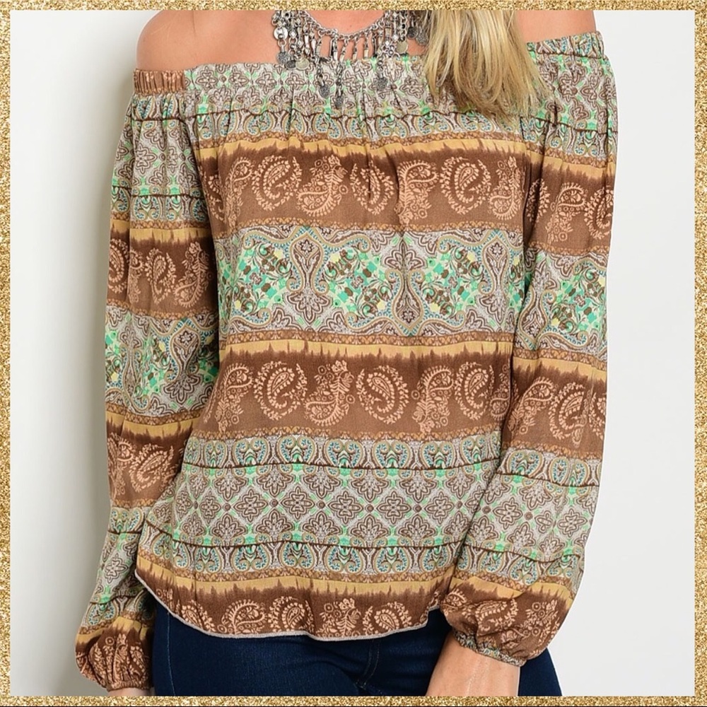 LAST ONE!!๐ฟPAISLEY OFF SHOULDER TOP๐ฟ - Picture 1 of 2