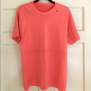 Men's lululemon workout shirt.