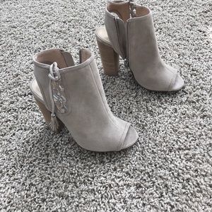 Chinese laundry heels tan size 7