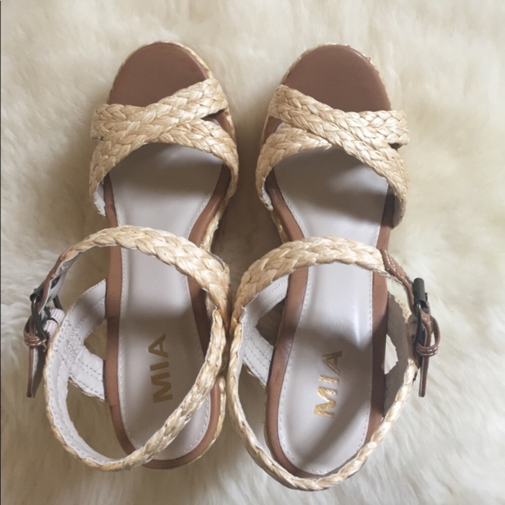 Mia Woven Platform Wedge Sandals - Picture 2 of 8