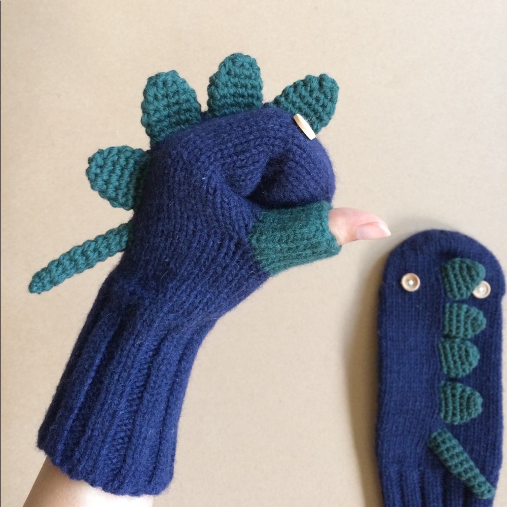Hand Knitted Wool Lizard Glove