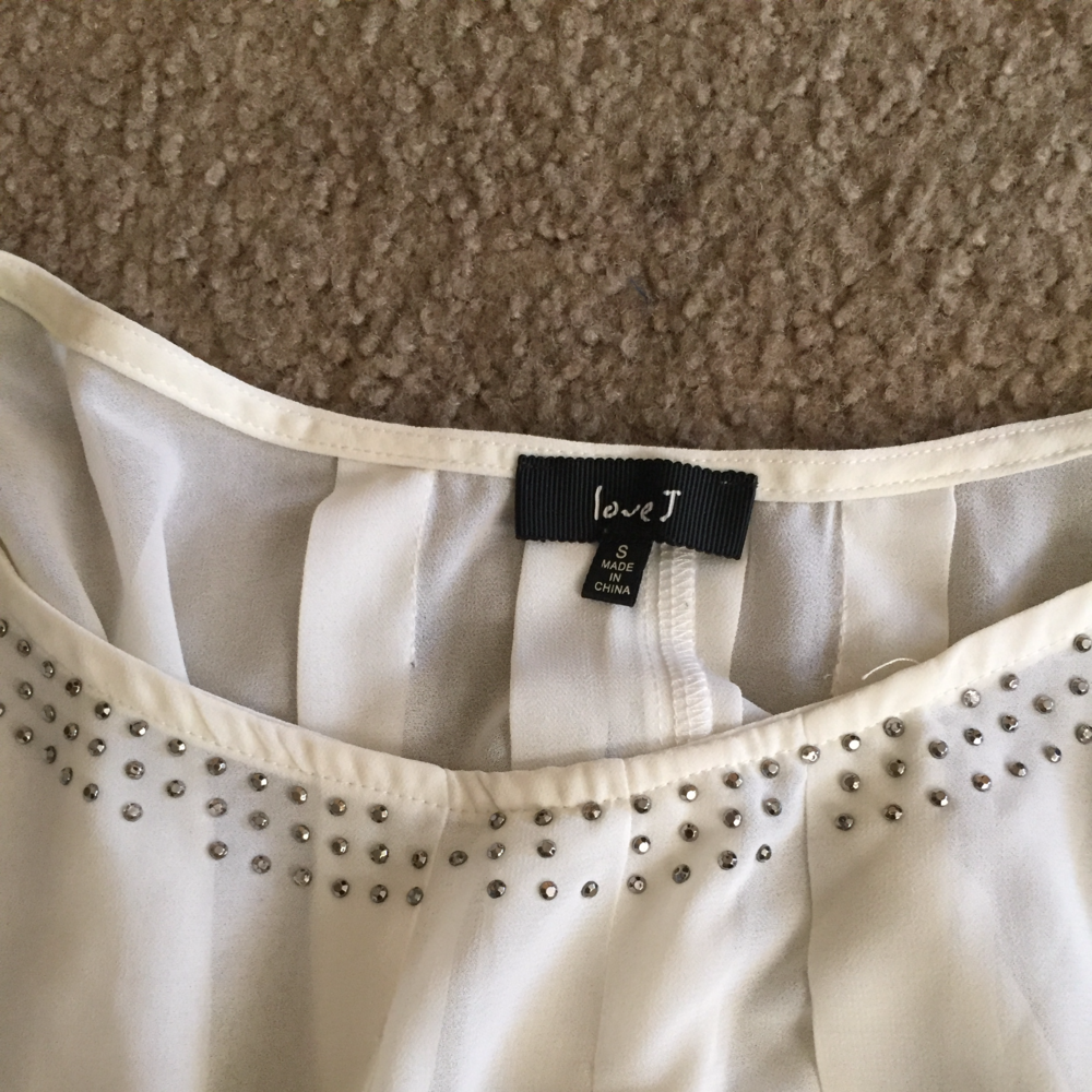 Cream Blouse - Picture 2 of 2