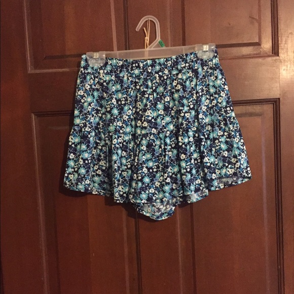 Floral Shorts - Picture 1 of 1