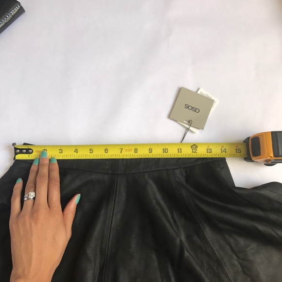ASOS black leather skater skirt - Picture 5 of 8