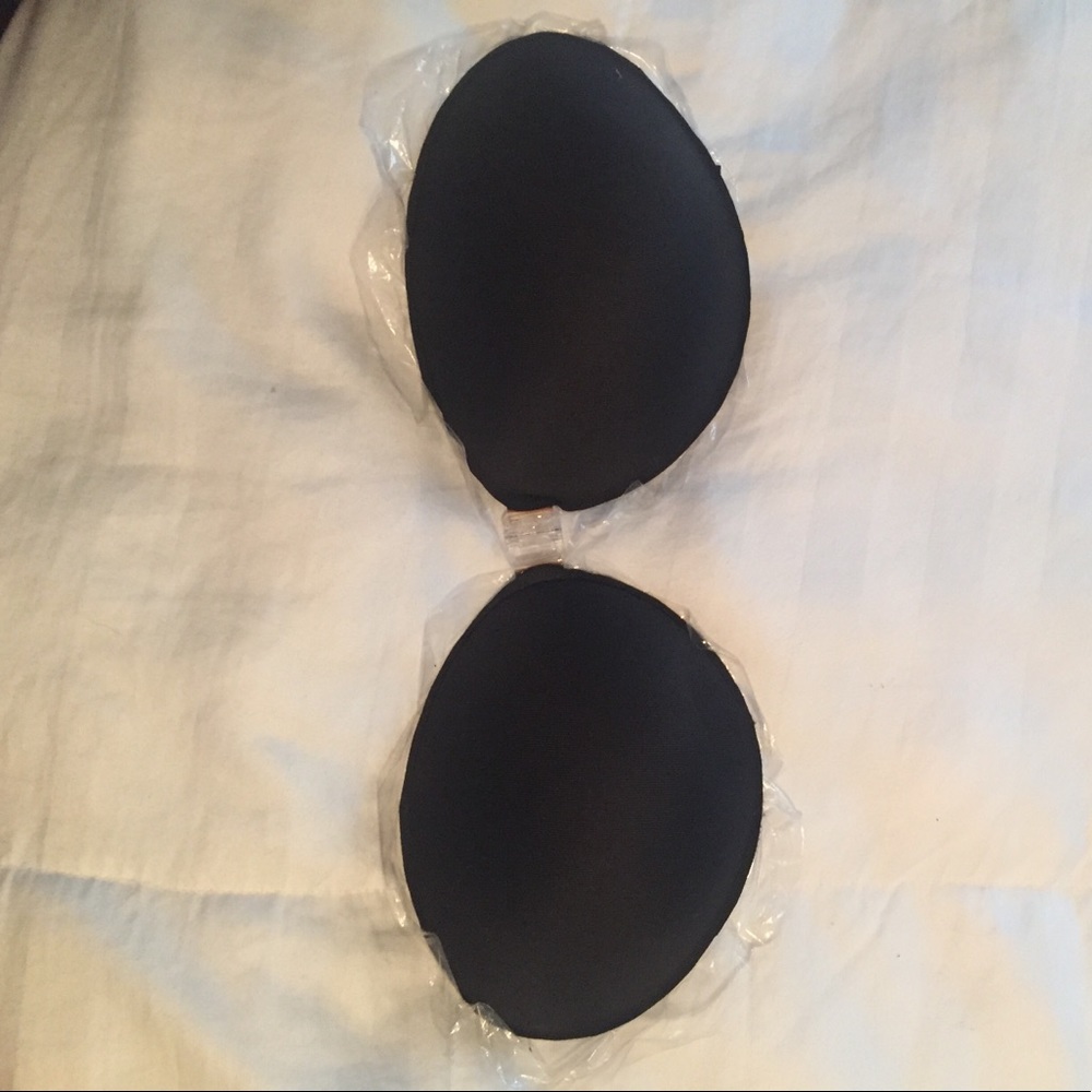 Strapless backless bra