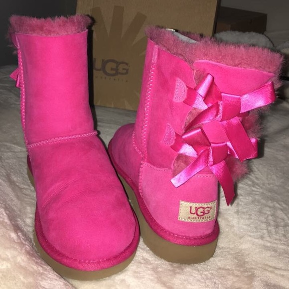 Uggs - Picture 2 of 6