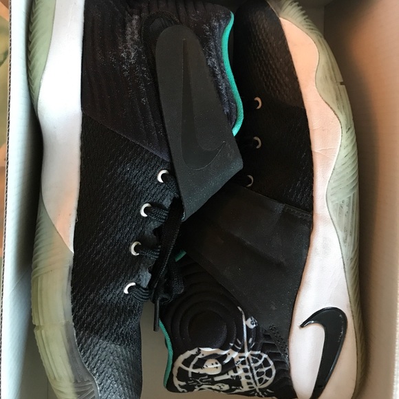 Kyrie Irving 2 - Picture 1 of 3