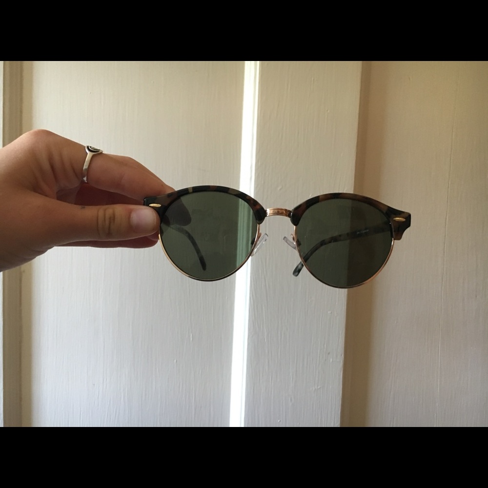Urban Outiftters sunglasses