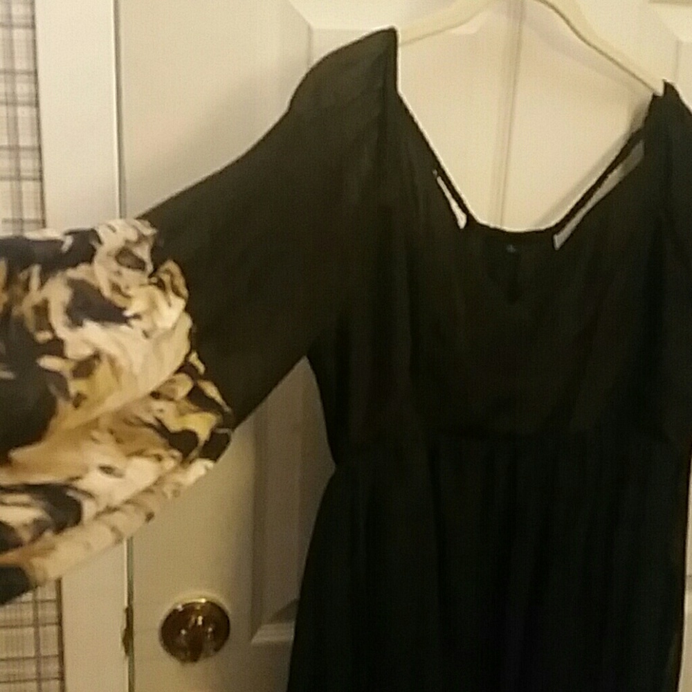 Dress - Picture 4 of 7