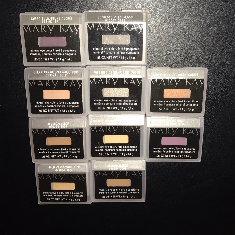 Bundle of 10 NIB Mary Kay Eyeshadows