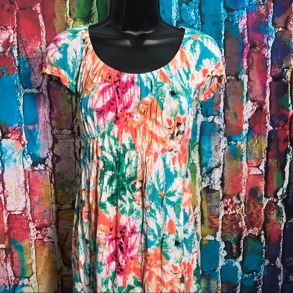 Daisy Fuentes short sleeve shirt