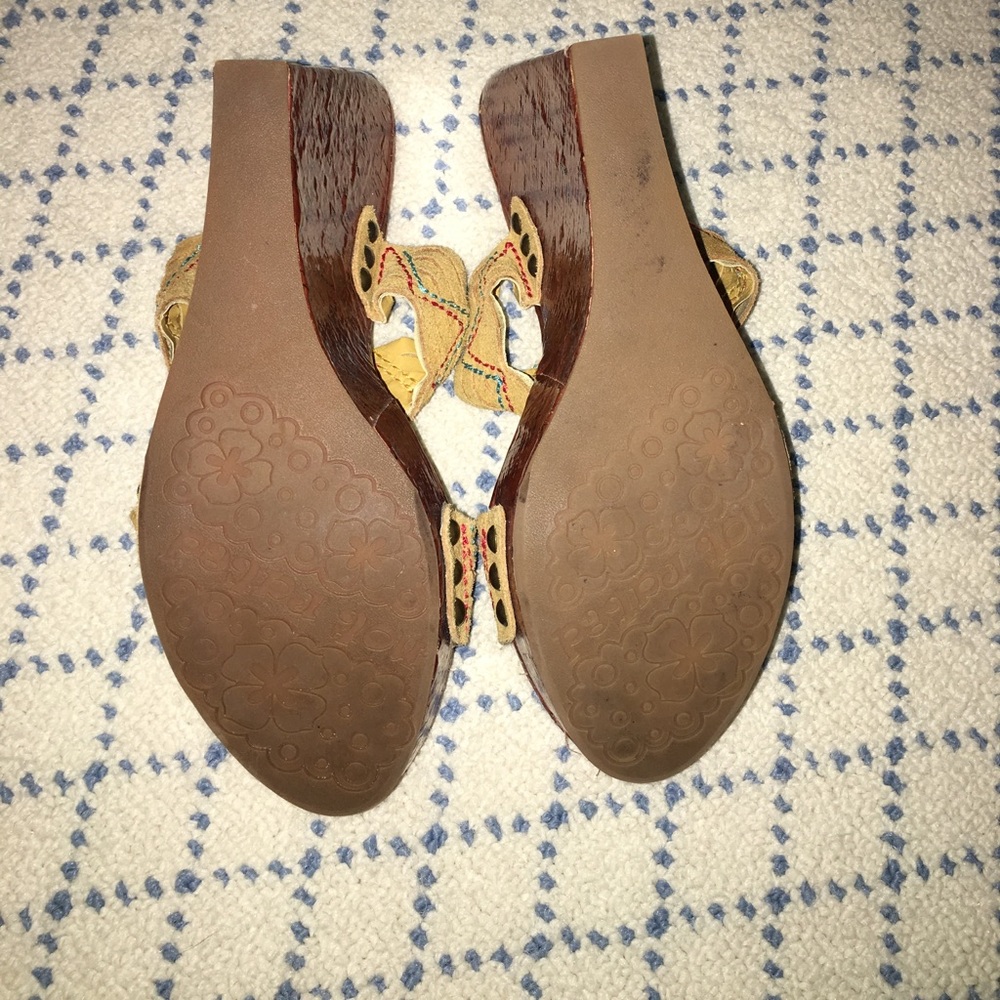 Shoes-Wedges - Picture 3 of 3