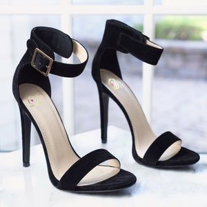 BLACK SUEDE HEELS - Flash sale!