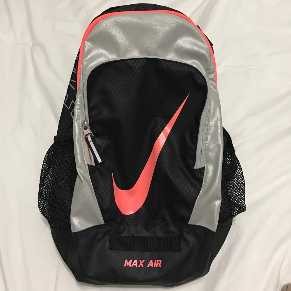 Nike Air Max Court Tech Backpack