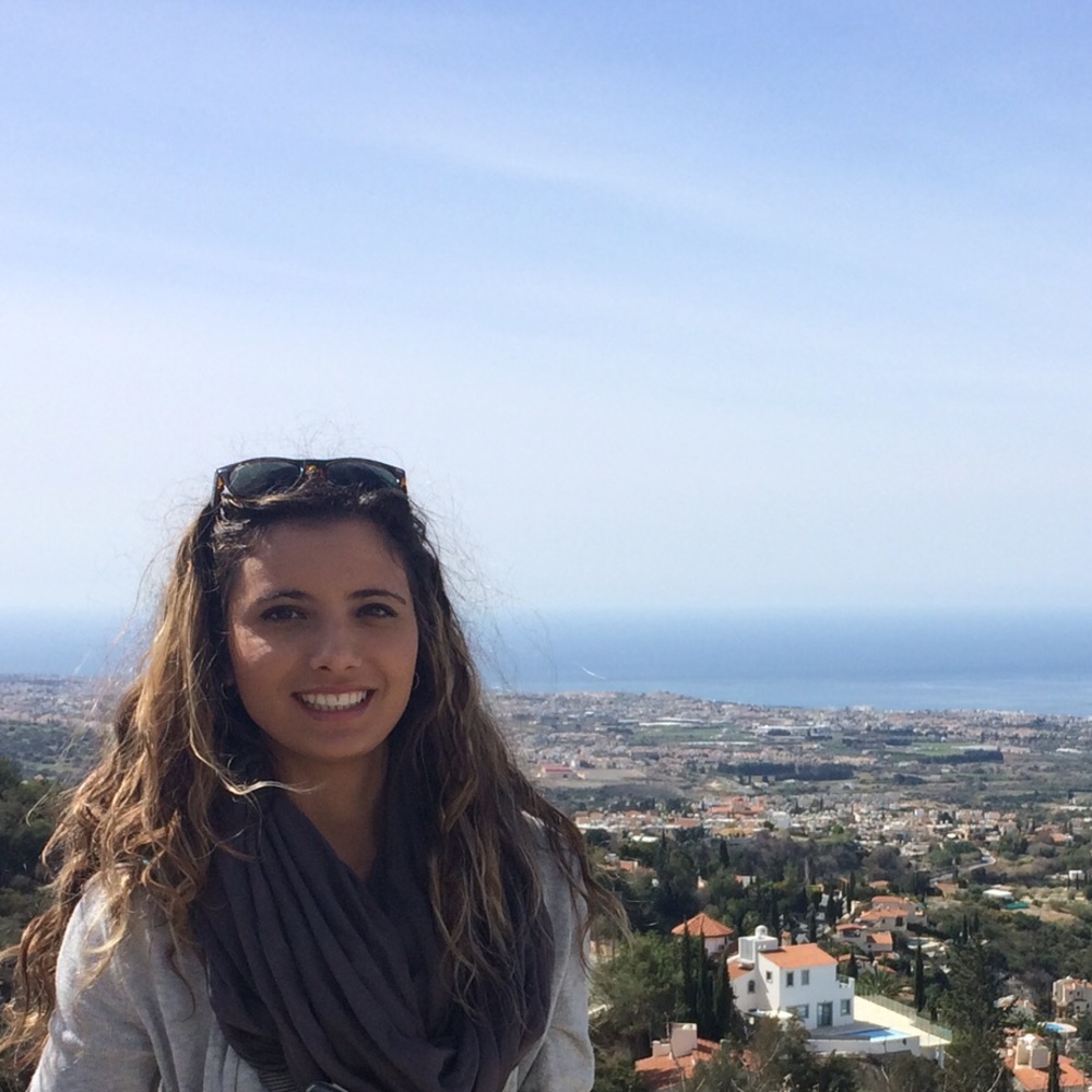 Meet your Posher, Crystal