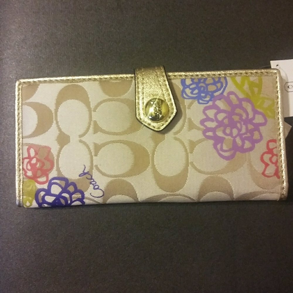 NWT Coach Wallet Authentic
